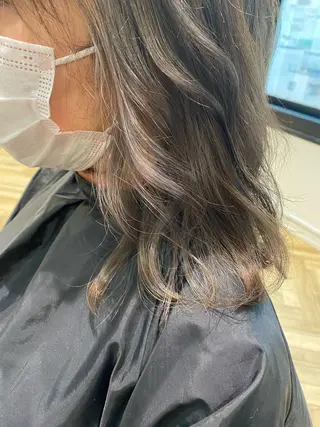 セミロング カラー YUNA ユウナのヘアスタイル