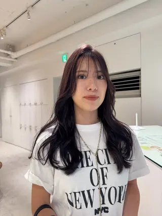 ミディアム カラー 髙橋一哉　ブリーチ/ ベージュカラーのヘアスタイル