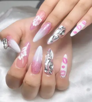 ネイル LEELA NAIL STUDIO所属・LEELA NAIL STUDIOのネイルデザイン