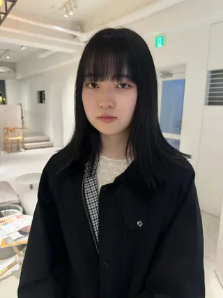 ミディアム カラー MAO SHIRATOのヘアスタイル