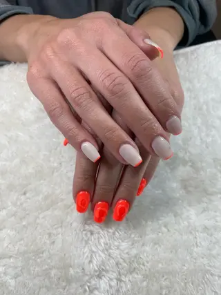ミディアム ネイルサロン hanakoharuのネイルデザイン