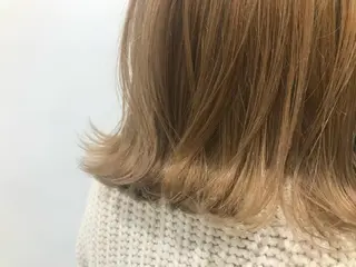 ミディアム カラー Kro ハイトーン×ブリーチのヘアスタイル