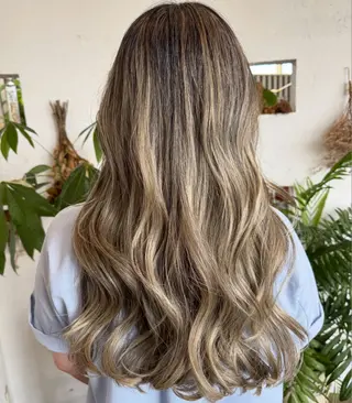ロング カラー 🌸小掛🌸 豊橋外国人風カラーのヘアスタイル
