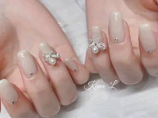 ネイル 芦辺 香奈のネイルデザイン