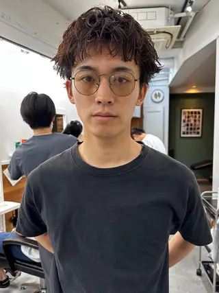 ショート パーマ メンズ スパイキーショート ハイトーンHYUGAのヘアスタイル