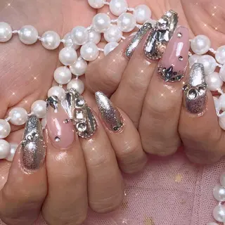 ネイル queensnail 🧸mikiのネイルデザイン