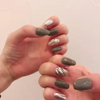 ネイル 椿森 美瑠紅の眉毛・アイブロウイメージ