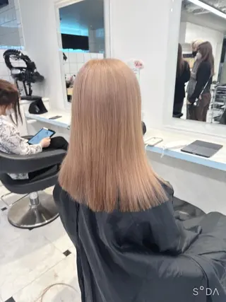 セミロング カラー 🪄池袋ハイトーン 🪄ブリーチカラーのヘアスタイル