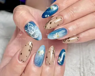 ネイル 🦋 Queenieのネイルデザイン