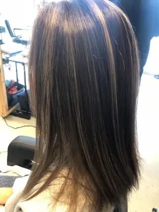 カラー 早川 真幸のヘアスタイル