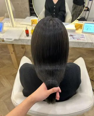 セミロング 飯嶋 萌のヘアスタイル