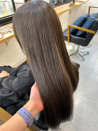 ロング カラー CARICIA 白木 由里加のヘアスタイル