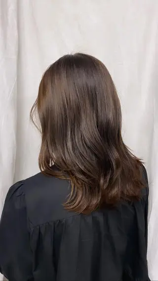 セミロング フクダ ジュリのヘアスタイル