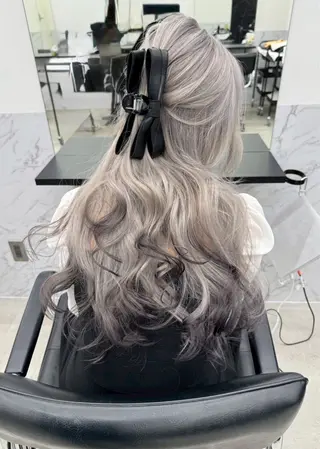 カラー 和木坂 日美のヘアスタイル