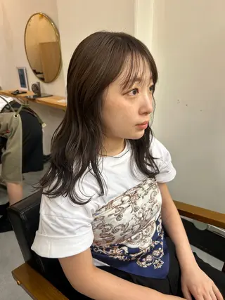 セミロング カラー CARICIA 白木 由里加のヘアスタイル