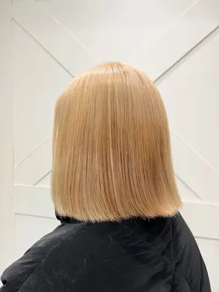 カラー ブロンドケアブリーチ カラーシールエクステのヘアスタイル