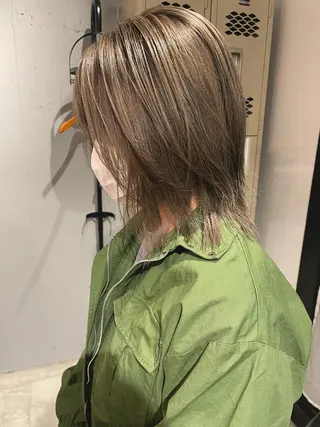 セミロング カラー ZOA classic hair所属・東 みのりのヘアスタイル