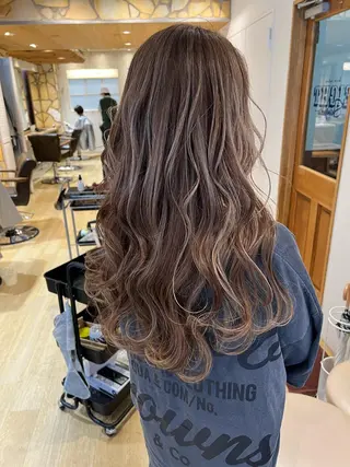 ロング カラー 渋谷ハイトーン/ デザインカラー阿部のヘアスタイル