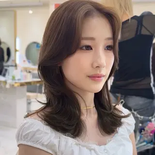 ミディアム カラー CHAINON CENTREのヘアスタイル