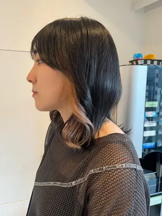 セミロング カラー ラフィスヘアードープ所属・レイヤーと透明感の アユカ 髪質改善のヘアスタイル