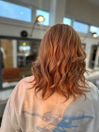 ミディアム sonrie所属・オオバ リビアのヘアスタイル