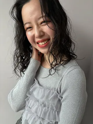 セミロング パーマ しみず さくら🌸のヘアスタイル