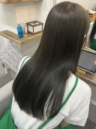 ミディアム 新倉 あかねのヘアスタイル