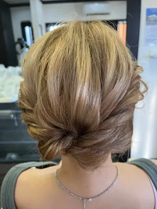 セミロング ヘアアレンジ 美容室 enのヘアスタイル