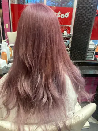 ロング カラー 横山 千春のヘアスタイル