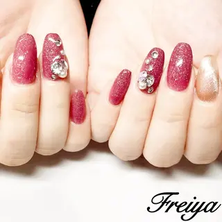 ネイル FREIYA所属・FREIYA マツエク、ネイルの眉毛・アイブロウイメージ