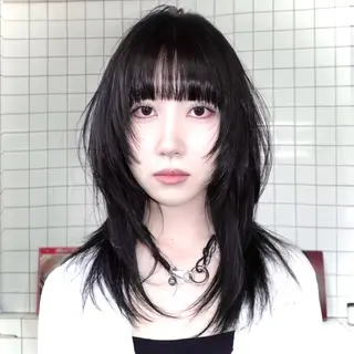 セミロング カラー レイヤーカット ダブルカラーのヘアスタイル