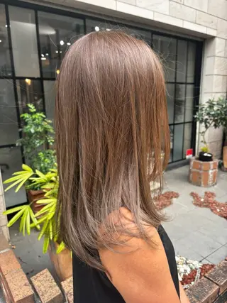 セミロング カラー シアン八王子店所属・大人可愛い🧸 艶髪✨かおるのヘアスタイル