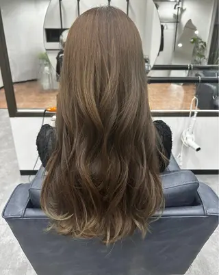ロング カラー 栗谷 竜希のヘアスタイル