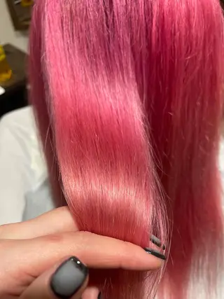 セミロング ブリーチ🌟リタッチ 🎠KANON🎡のヘアスタイル