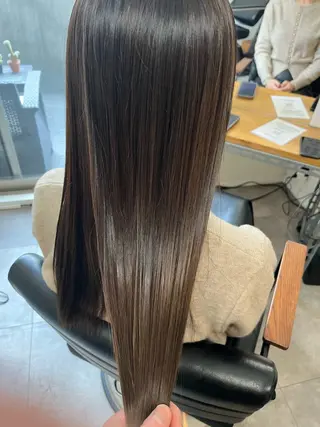 セミロング OFF YUYAのヘアスタイル