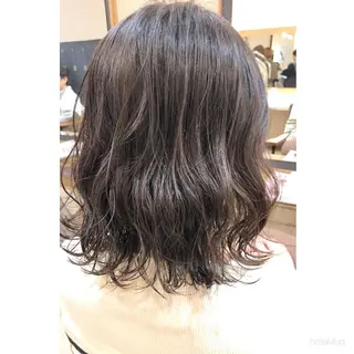 ミディアム 岩間 香純のヘアスタイル