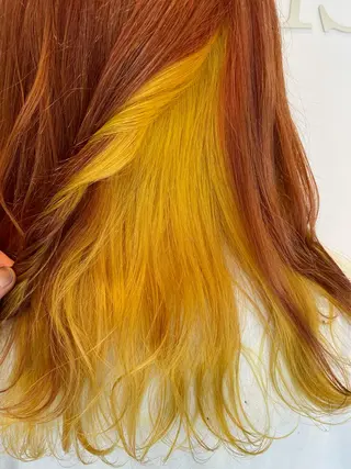 ミディアム 倉林隆一🐈 ダブルカラー/艶髪のヘアスタイル