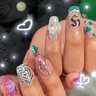 ネイル 栗田 ゆう子のネイルデザイン