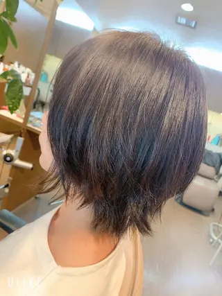 ショート カラー coupe ciseauxのヘアスタイル