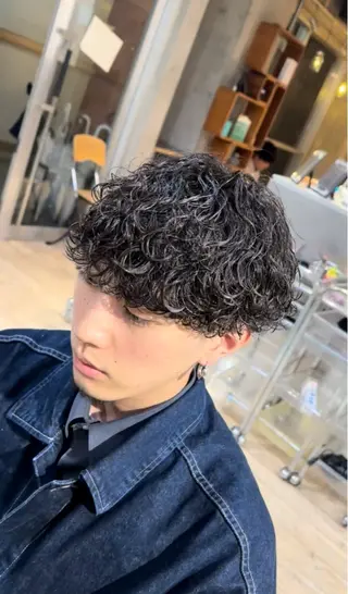 パーマ メンズ fifth原宿 堀内新史のヘアスタイル