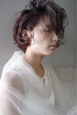 ショート ハイトーン/レイヤー /ケアブリーチ石川治のヘアスタイル