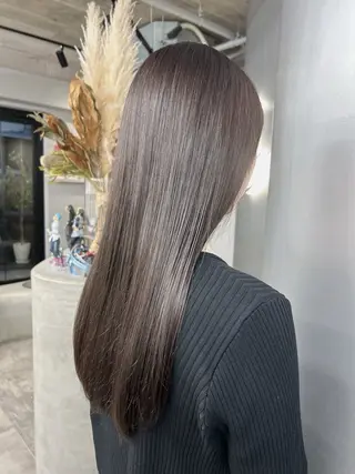 ロング 透明感グレージュ 田島晃汰のヘアスタイル