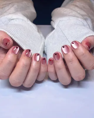 ネイル Nailsalon Repos.所属・Rika🌼 シンプル•マグネットのネイルデザイン