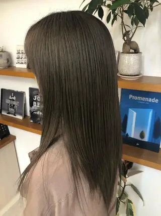 カラー リンダ所属・ベージュ/顔周り カット/スズキのヘアスタイル