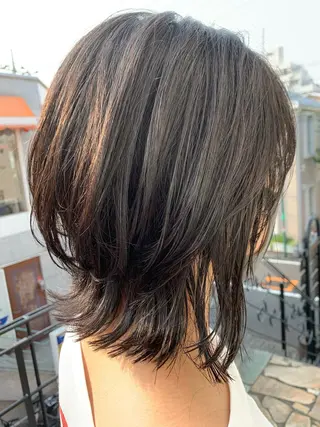 ショート カラー 平 ちひろのヘアスタイル