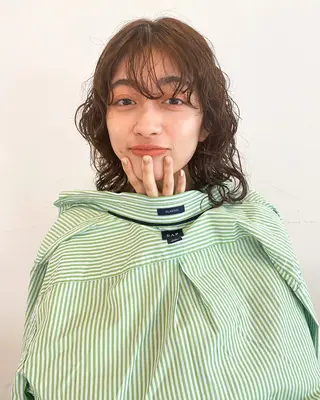 ミディアム カラー パーマ ヘアアレンジ メンズ キッズ ネイル パーマスタイル🔅 sayacaのヘアスタイル