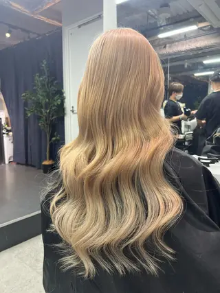 ロング カラー ハイトーン&髪質改善 &韓国エクステ🤎のヘアスタイル