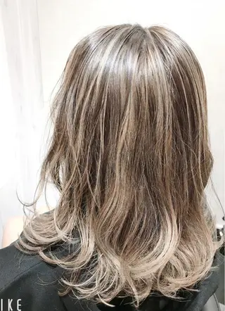 セミロング カラー オーストヘアー ミコ所属・岩谷/ブリーチ 🫧透明感カラーのヘアスタイル