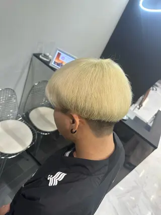 ショート カラー メンズ 透明感/ブリーチ縮毛 /髪質改善/星野純一のヘアスタイル