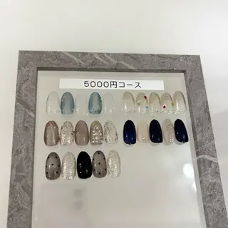 ネイル private salon Aola所属・TSUKI 🩶のネイルデザイン